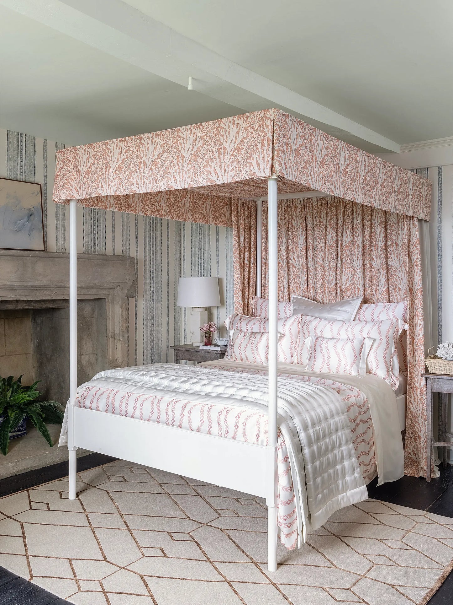 Tangleweed Mulberry Silk Pillowcase — Classic Contemporary Collection