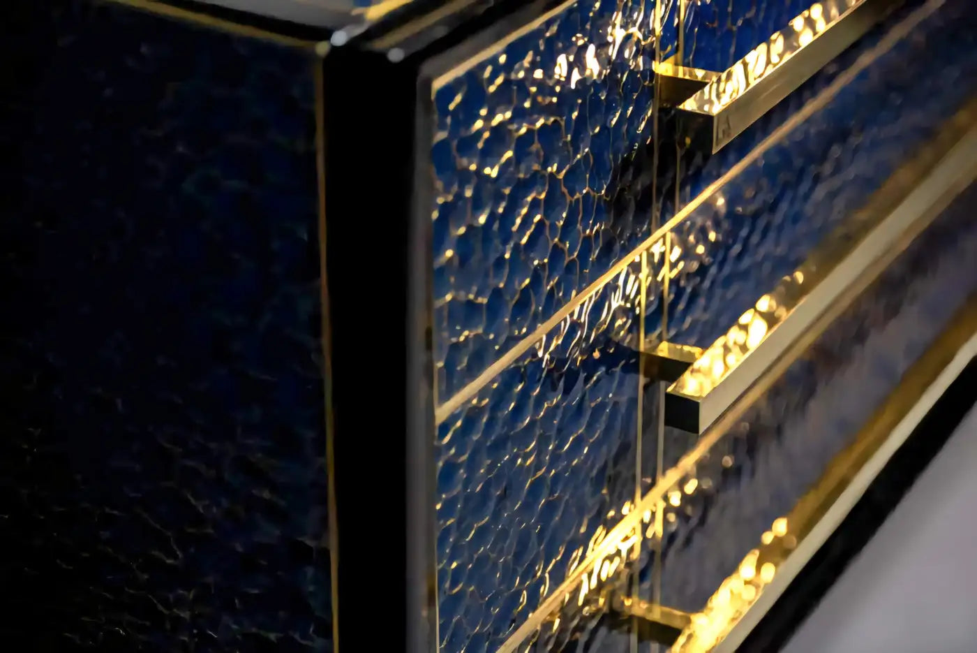 ANTIQUE SAPPHIRE BLUE MURANO GLASS CHEST OF DRAWERS WITH GOLD LEAF & BRASS