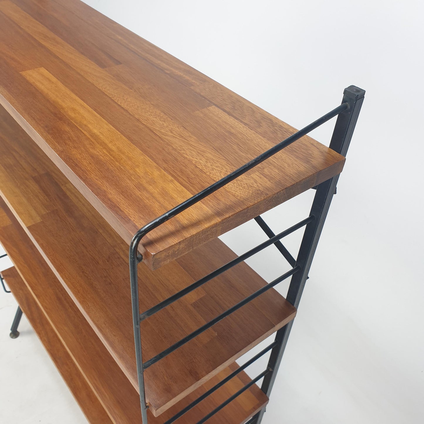 Mid-Century Italian Free-Standing Shelving Unit with Brass Feet – 1950s