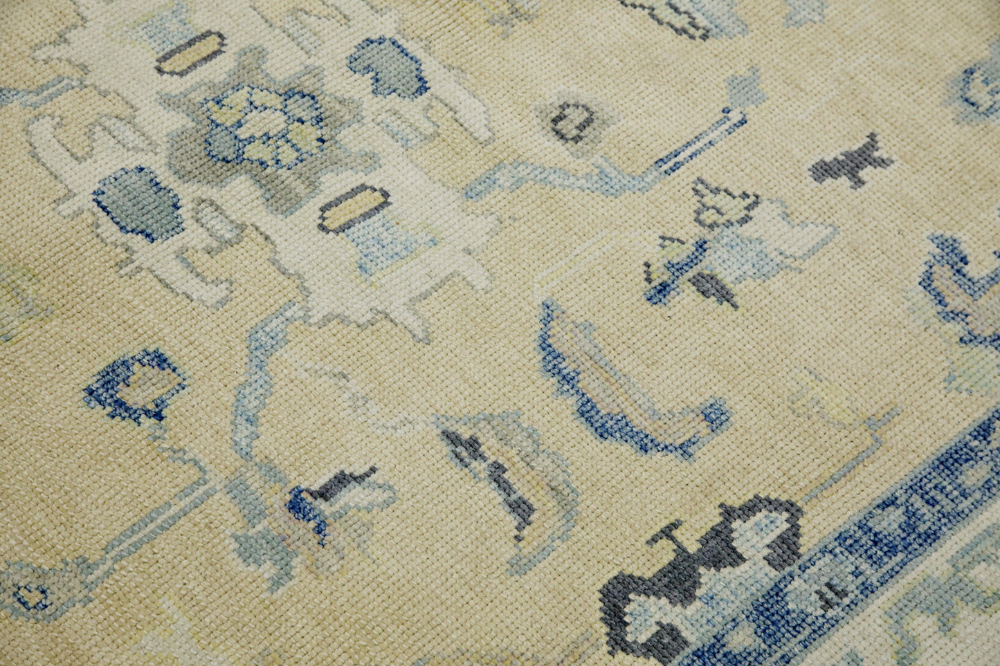 Turkish Oushak Wool Rug – Beige & Blue Handwoven 178 x 259 cm