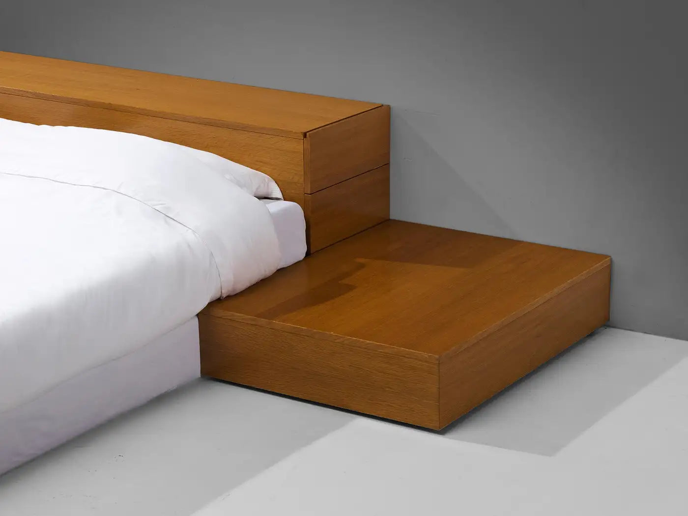'Tuttoletto' Queen Bed in Oak