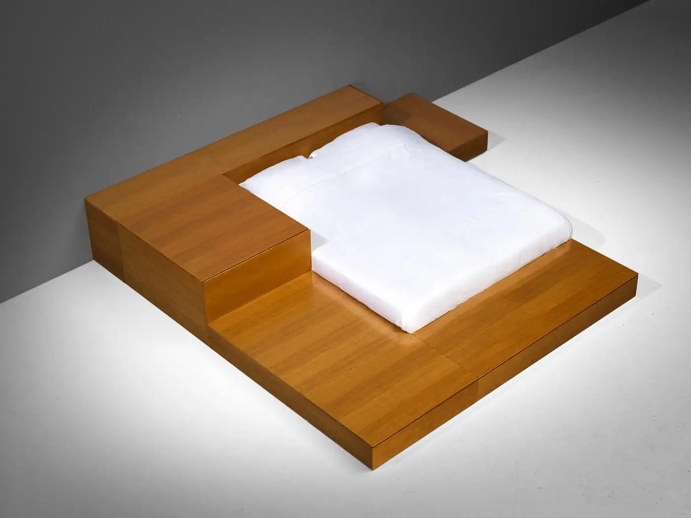 'Tuttoletto' Queen Bed in Oak