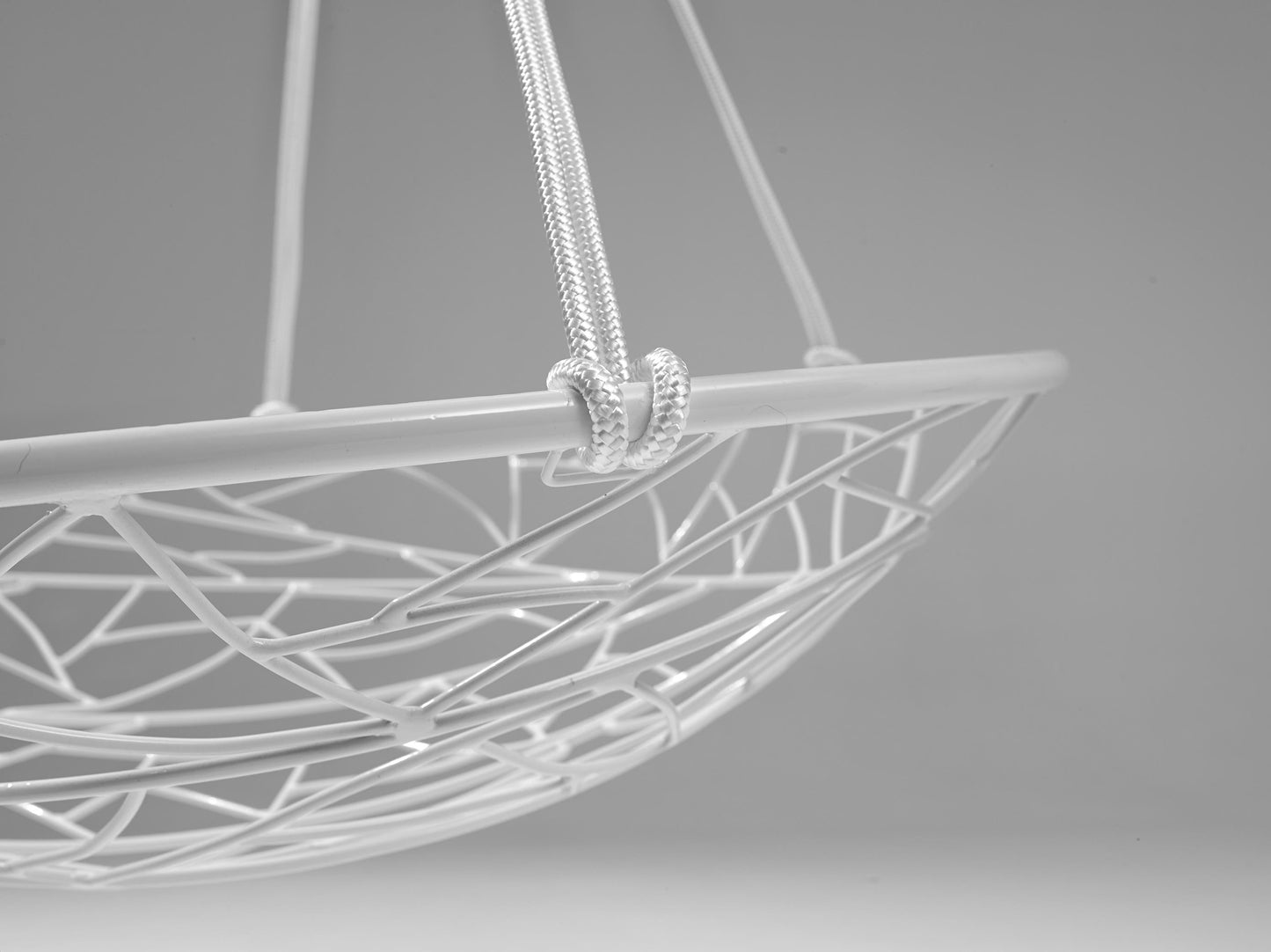 Modern Steel Basket Hanging Swing Chair – Handcrafted Indoor & Outdoor Comfort