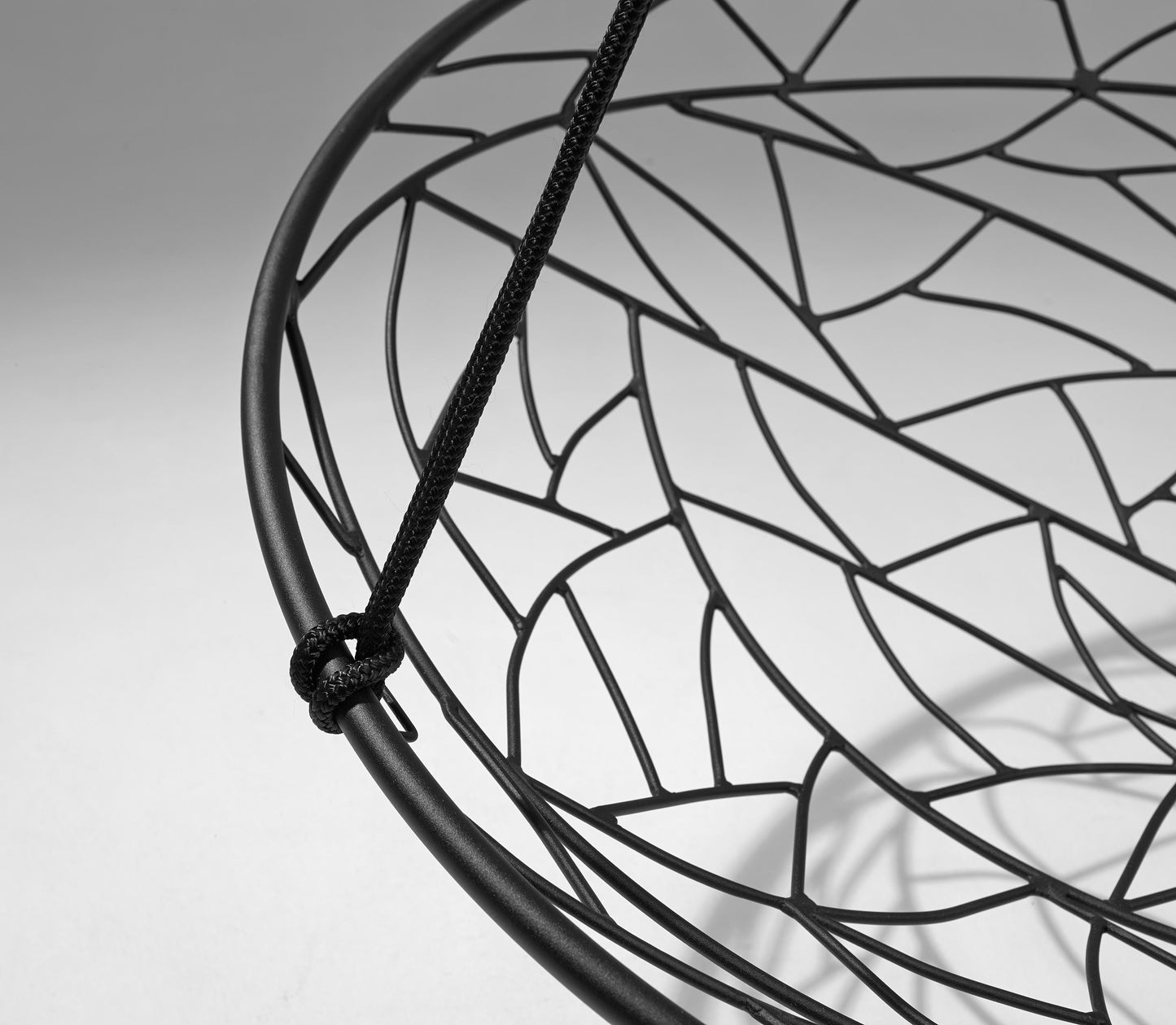 Modern Steel Basket Hanging Swing Chair – Handcrafted Indoor & Outdoor Comfort
