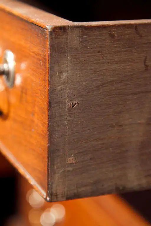 ENGLISH GEORGIAN STYLE MAHOGANY FIVE-DRAWER CHEST WITH BRUSH SLIDE