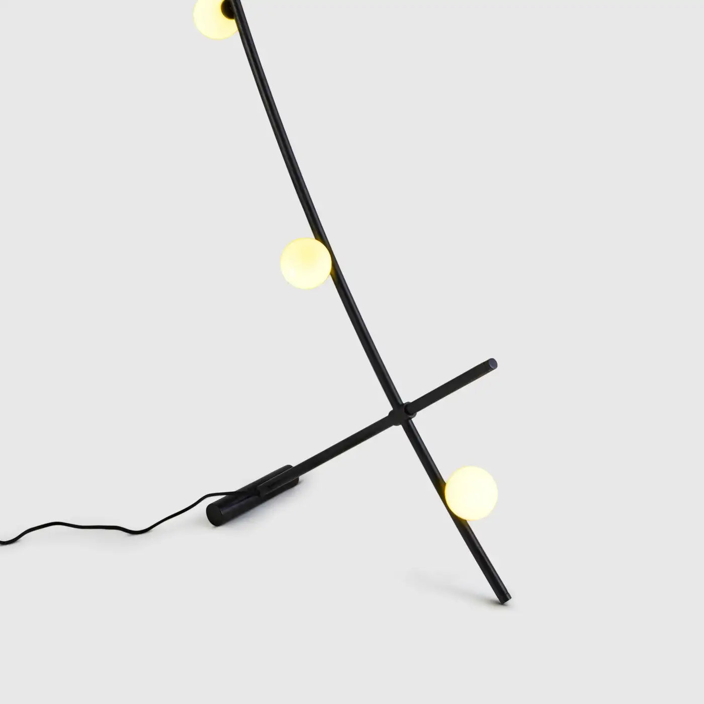 Comet Floor in Black