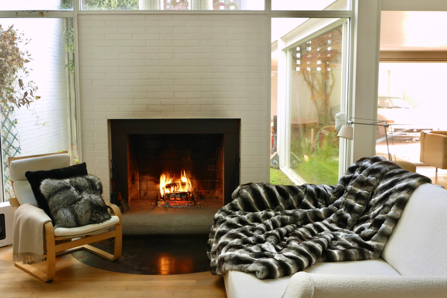Luxury Real Chinchilla Throw Blanket – Handcrafted in Italy with Silk Lining