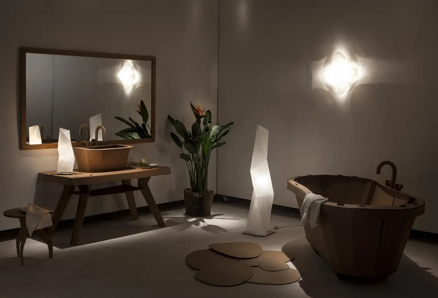 Diamond Floor Light Large in White