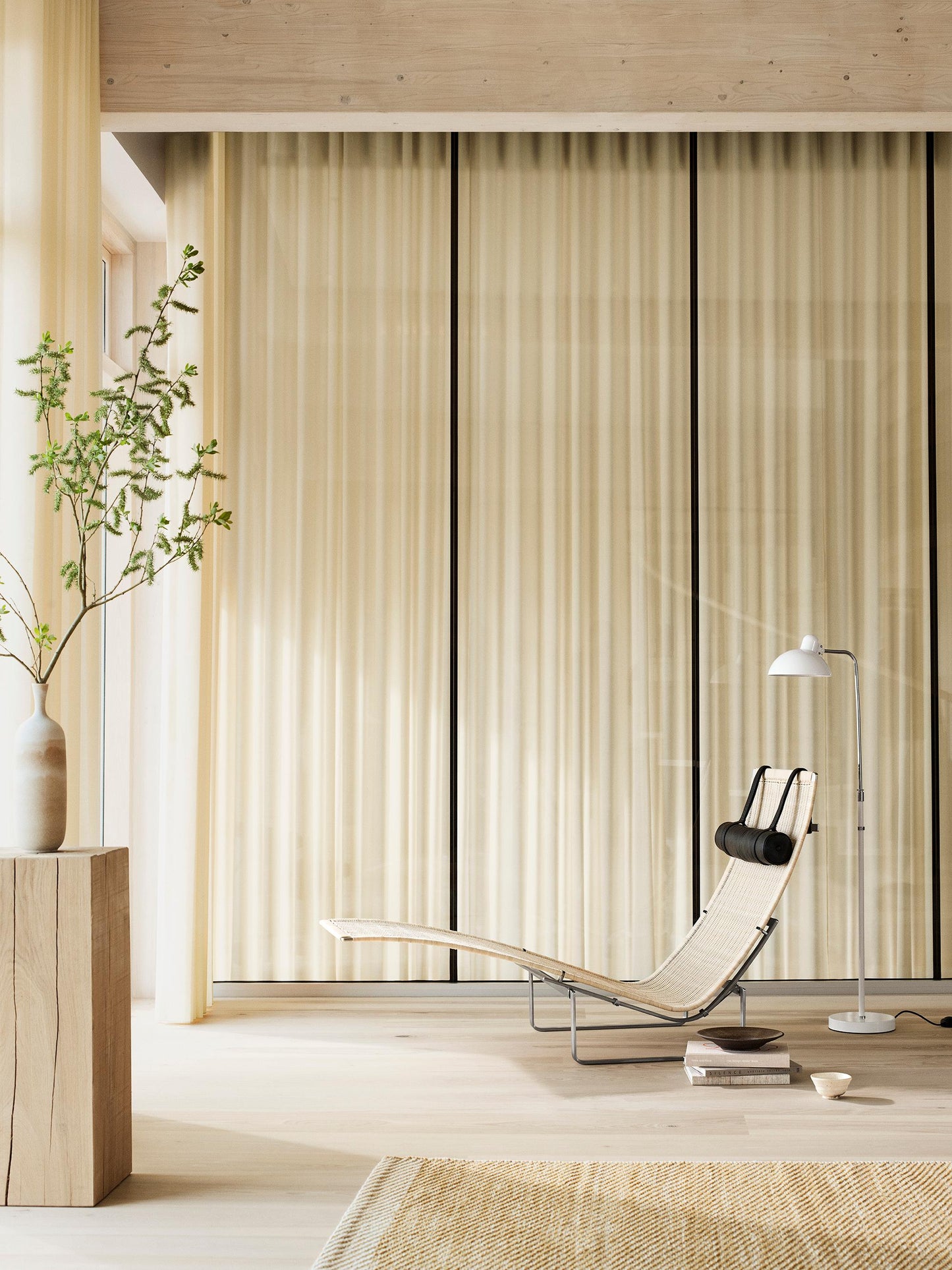 Poul Kjærholm PK24 Lounge Chair in Aura Leather – Fritz Hansen