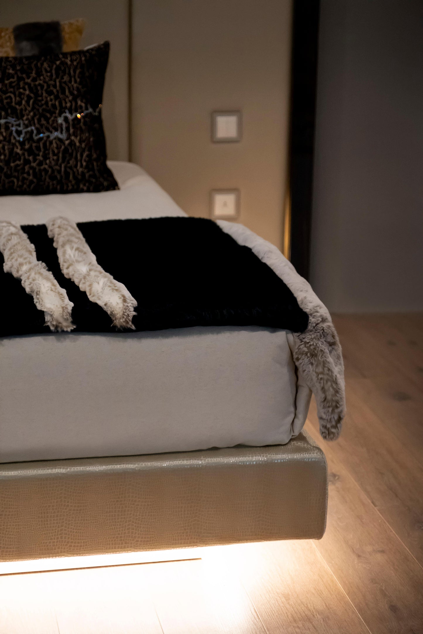 Modern Letti US King Size Bed in Macassar Leather, Handmade in Portugal