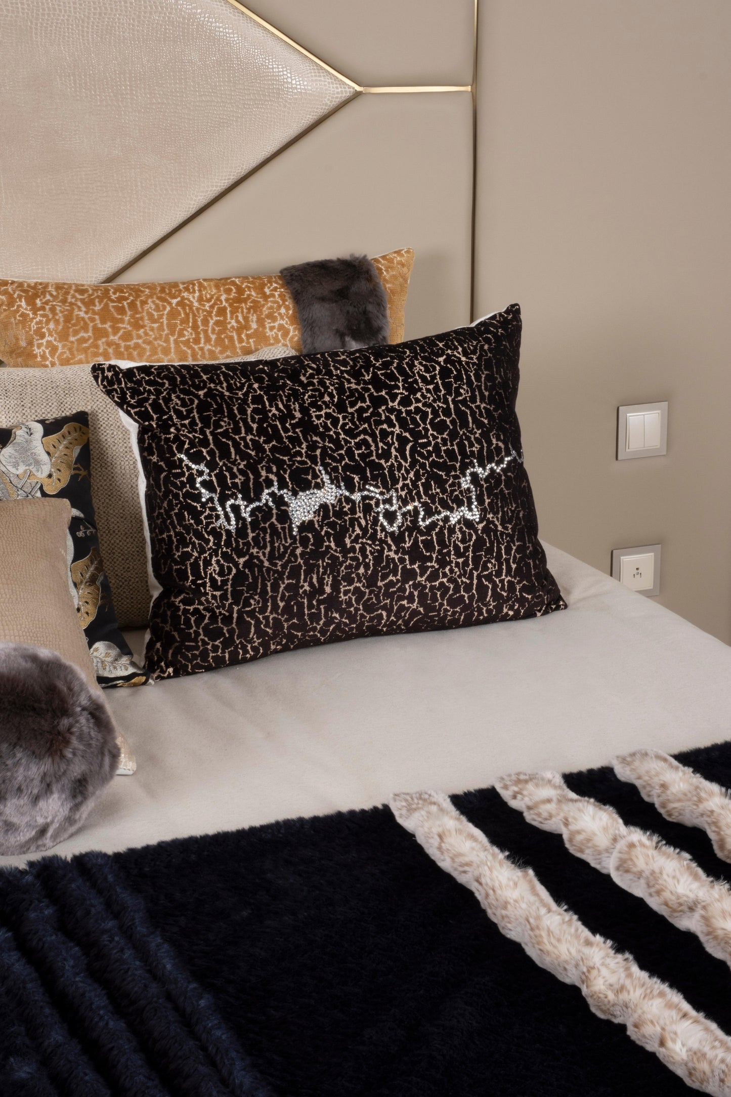 Modern Letti US King Size Bed in Macassar Leather, Handmade in Portugal