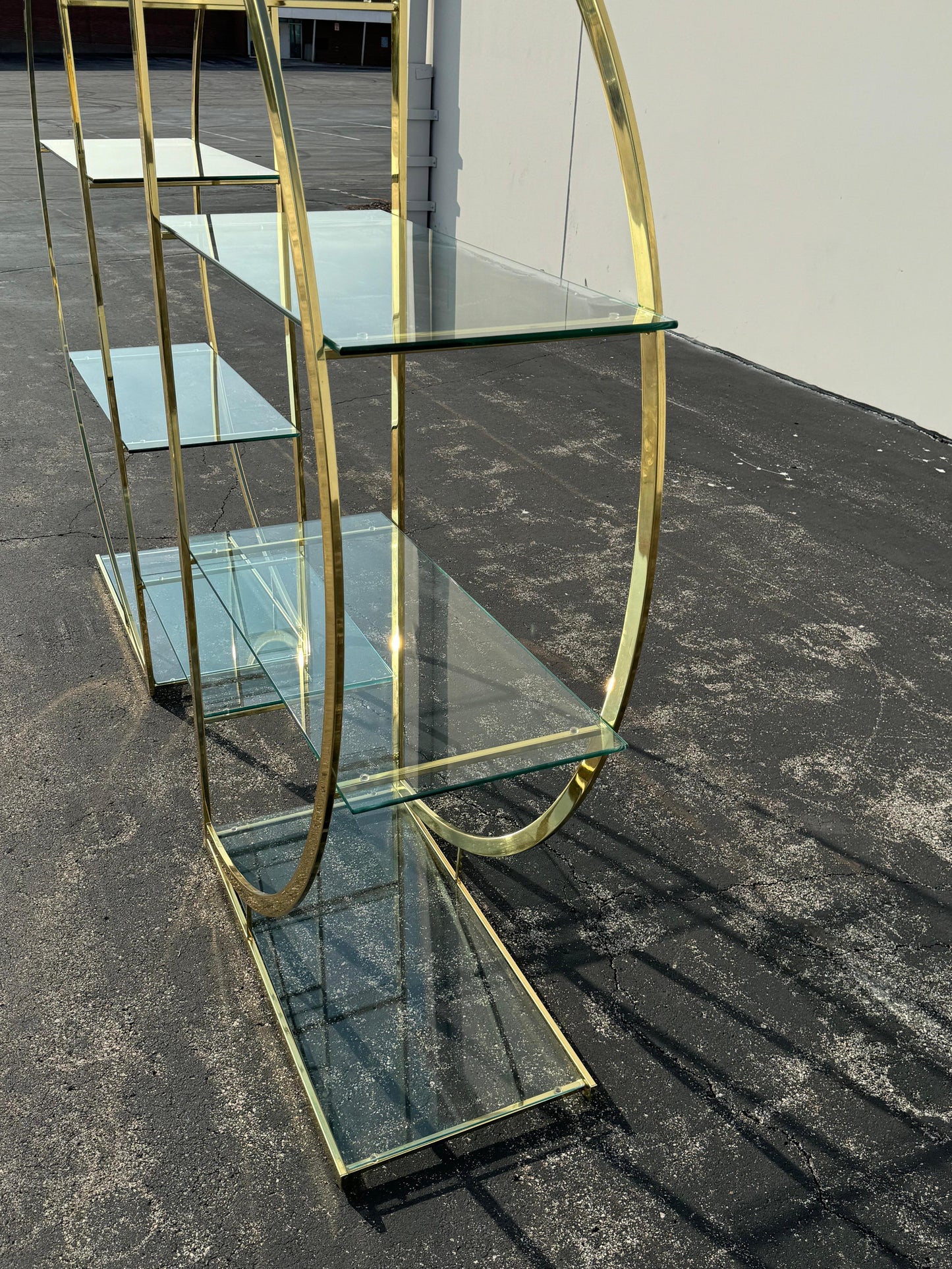 Vintage 1970s Circular Brass & Glass Room Divider Étagère – Mid-Century Modern