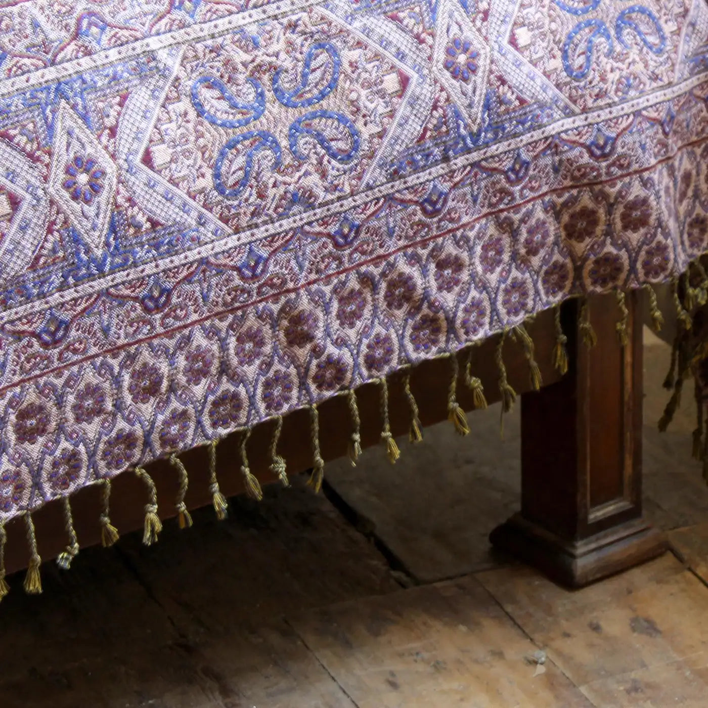 Double Italian Burr Walnut Platform Antique Bed – WD62