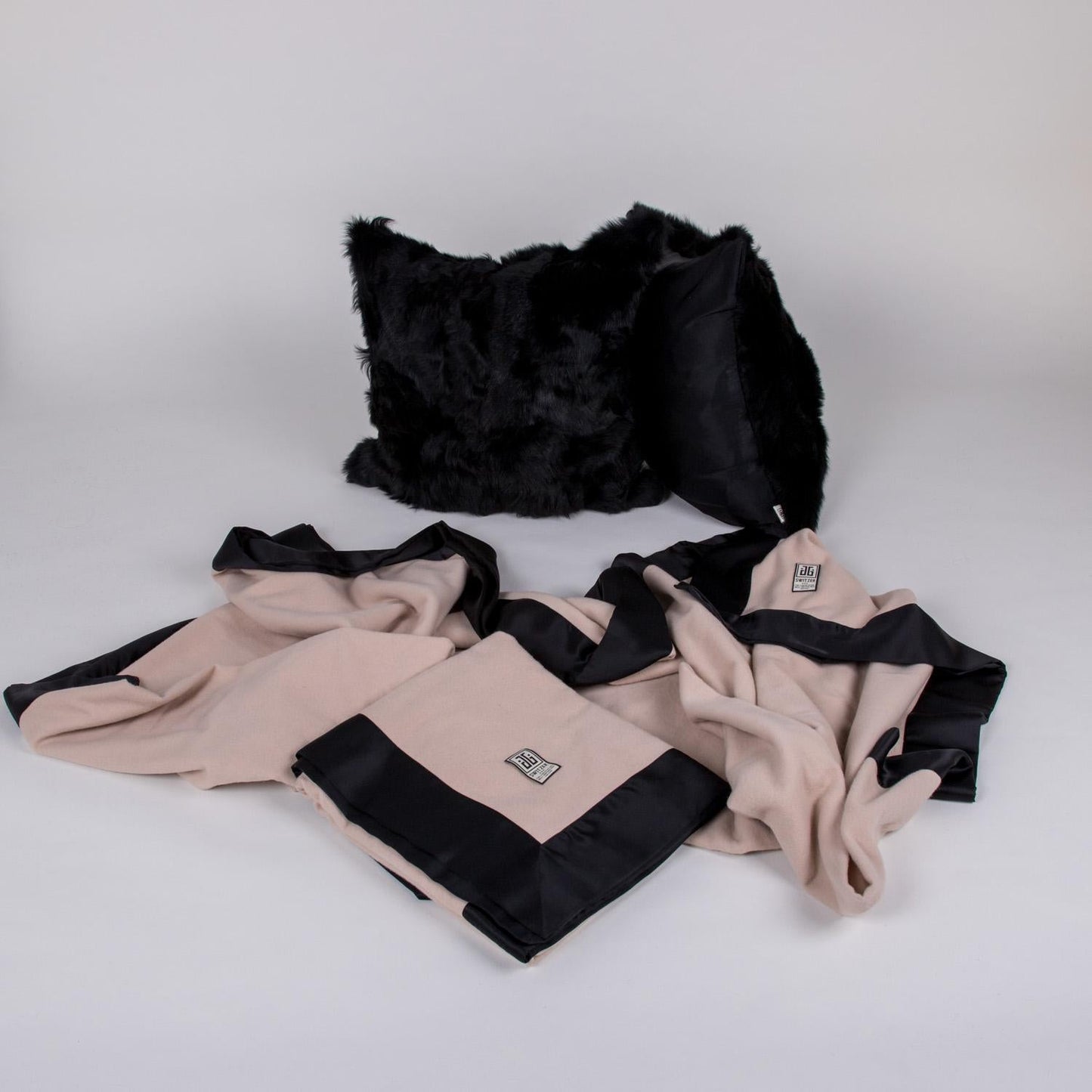 Camille Luxury Lambswool & Cashmere Blanket with Real Fur