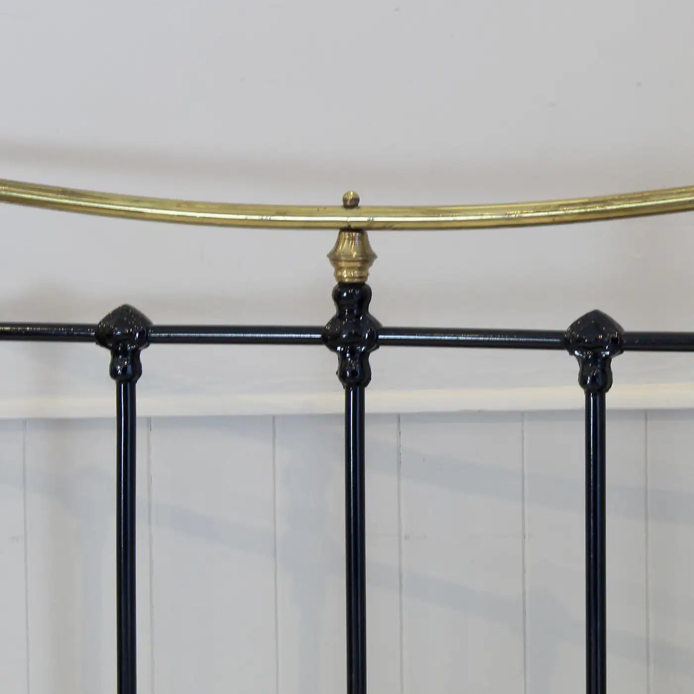 Large Single Black Antique Bed MS77