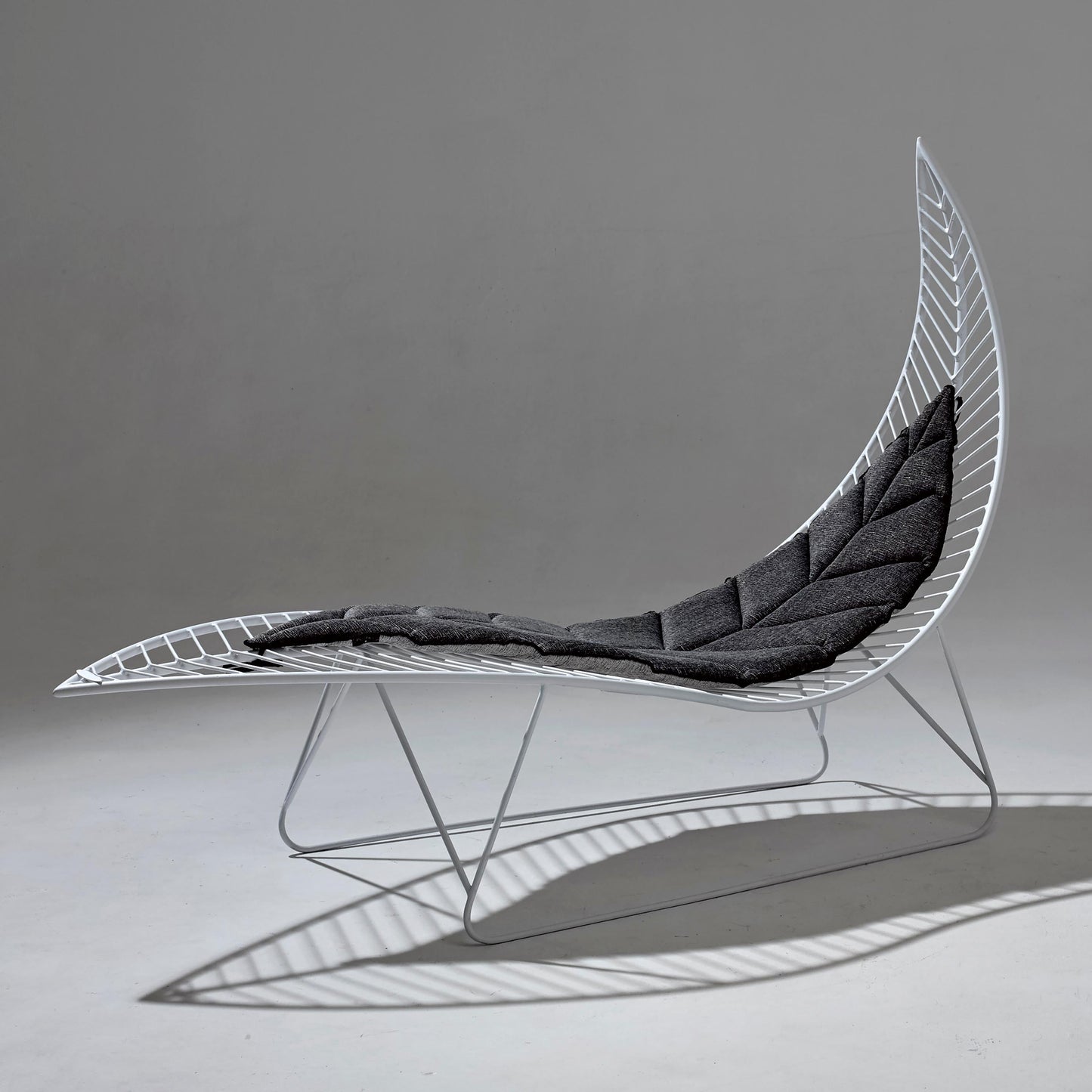 Leaf Hanging Swing Chair – Modern Steel Indoor/Outdoor White Lounger, 2022