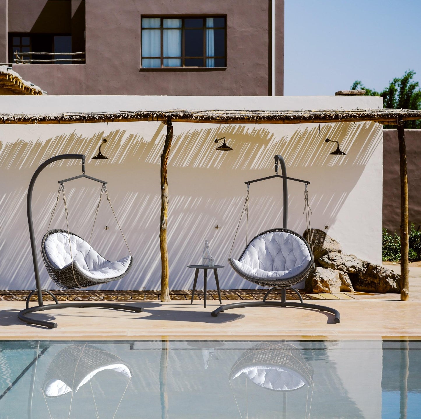 Outdoor Hanging Wicker Chair with Stand – Free-Swinging Comfort