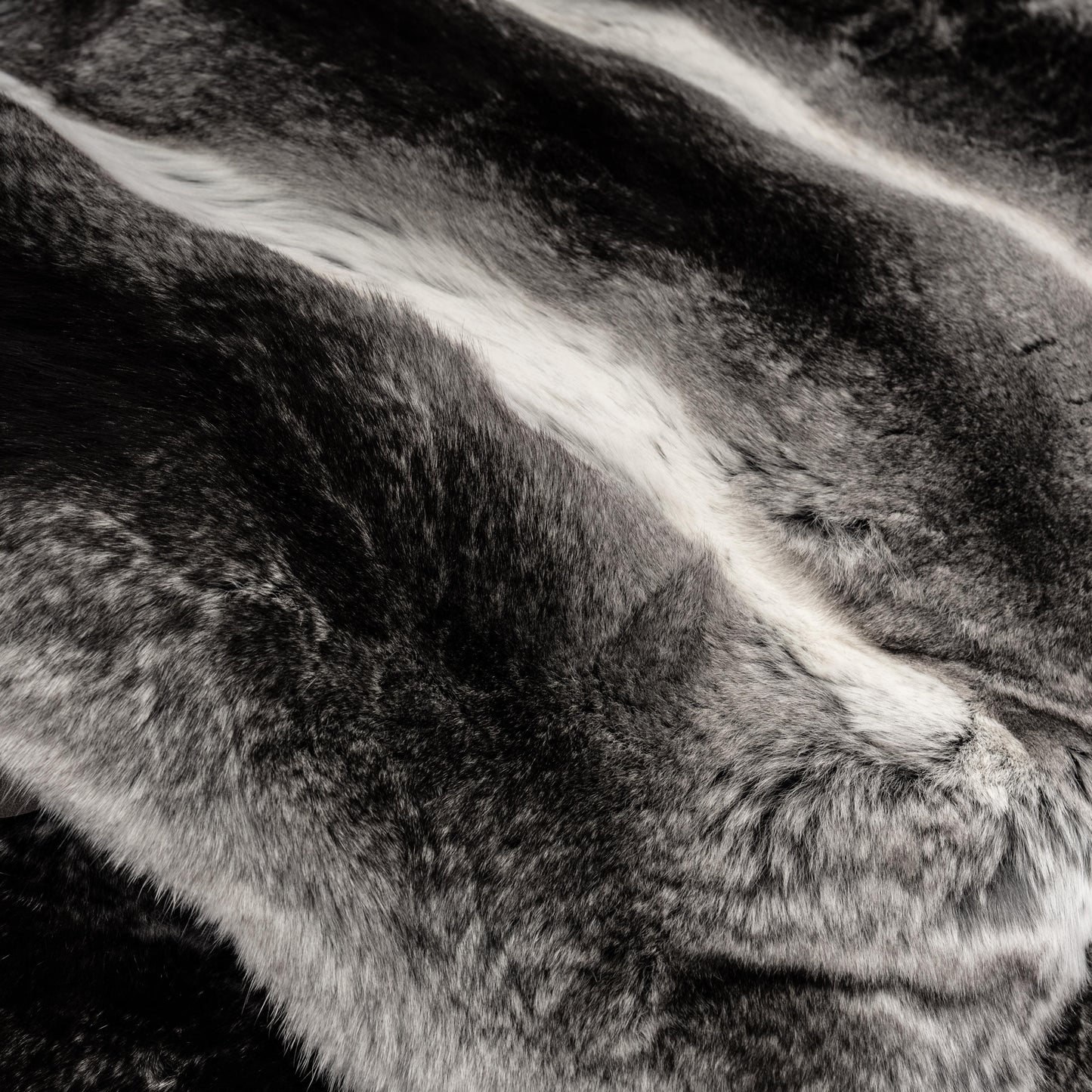 Luxury Real Chinchilla Throw Blanket – Handcrafted in Italy with Silk Lining