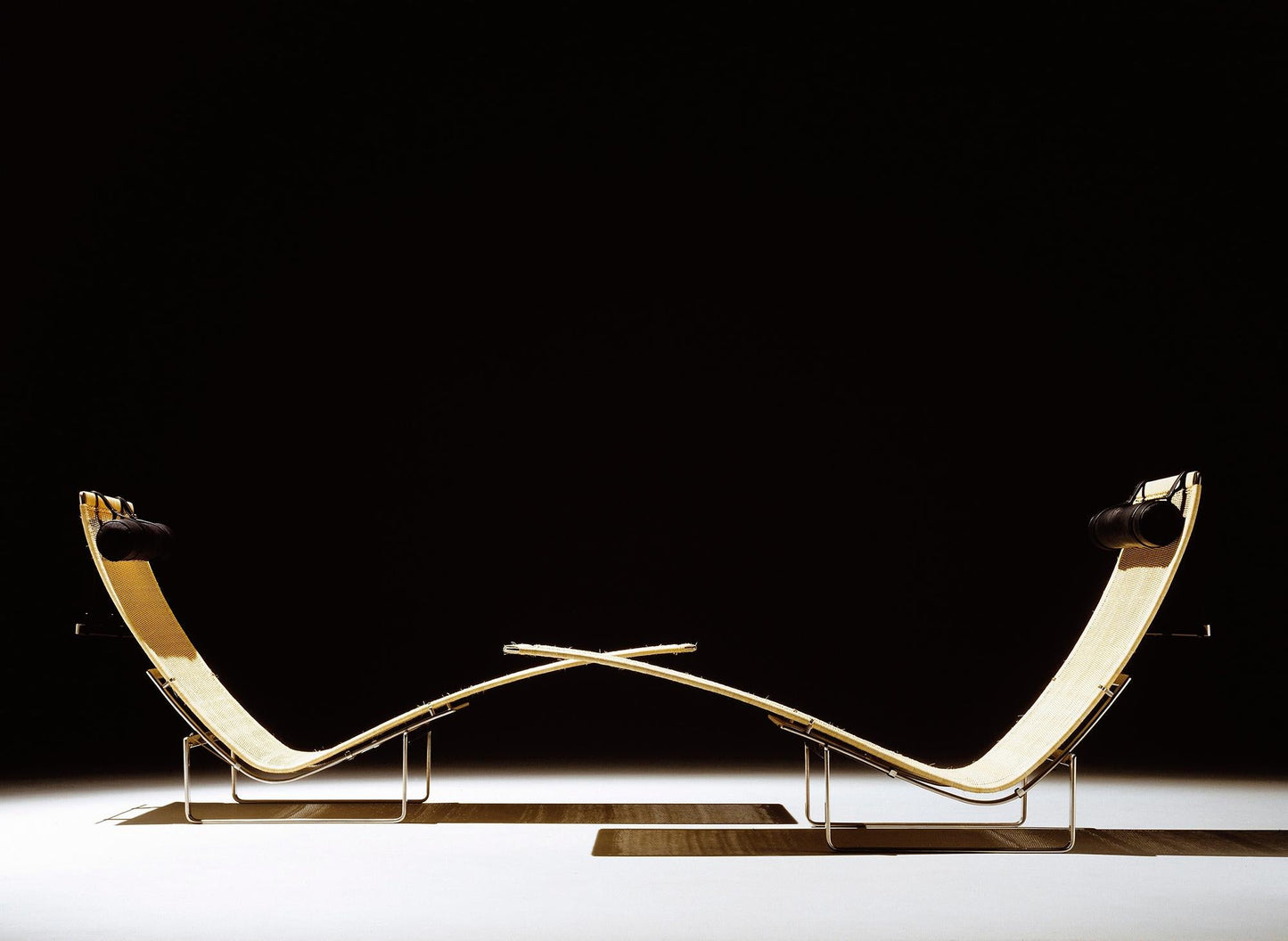 Poul Kjærholm PK24 Lounge Chair in Aura Leather – Fritz Hansen