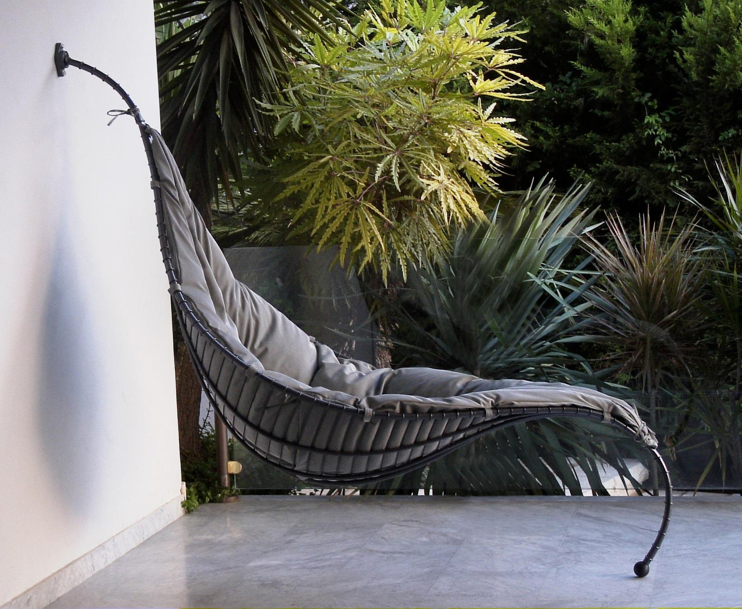 Satala Cushioned Hammock – Bronze-Finish Galvanized Metal with Removable Down-Filled Cushion