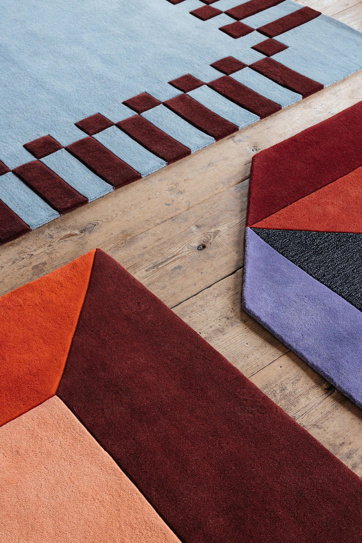 Teklan Frame Wool Rug – Mulberry Sky 250 x 350 cm