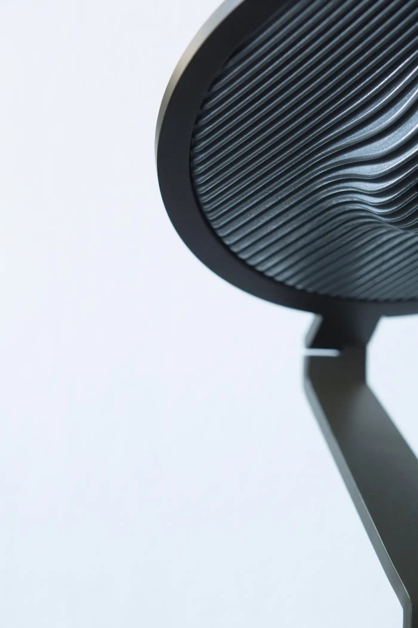 Minimalistic modern floor lamp Vega terra bronze