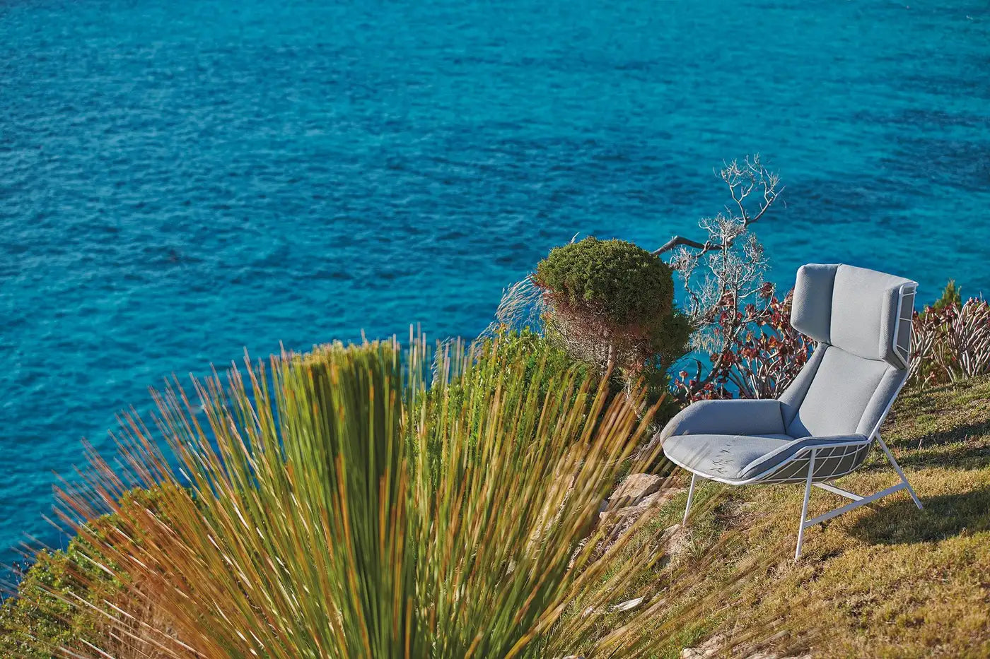 Summerset Outdoor Lounge Set: 2 Armchairs and Coffee Table