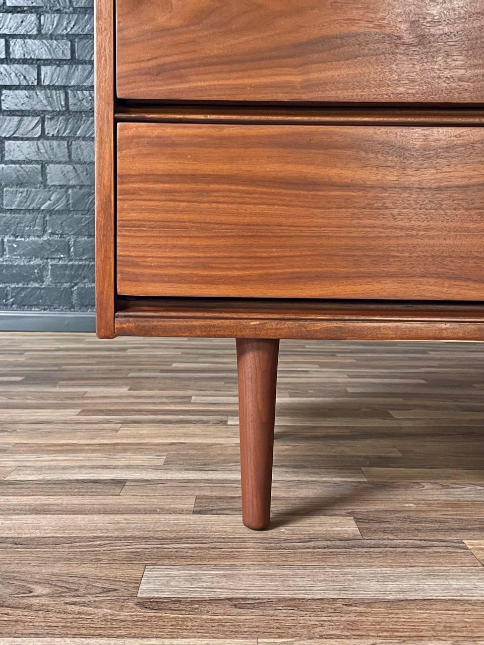 Mid-Century Modern 6-Drawer Walnut Dresser – Expertly Refinished