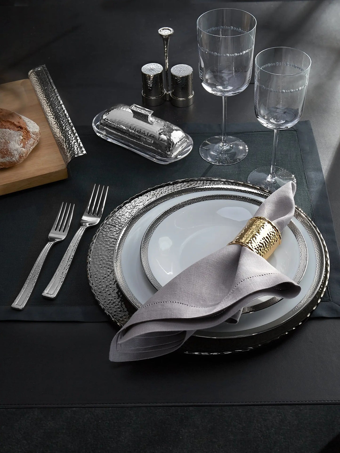 Hammertone Dark Grey Charger Plate