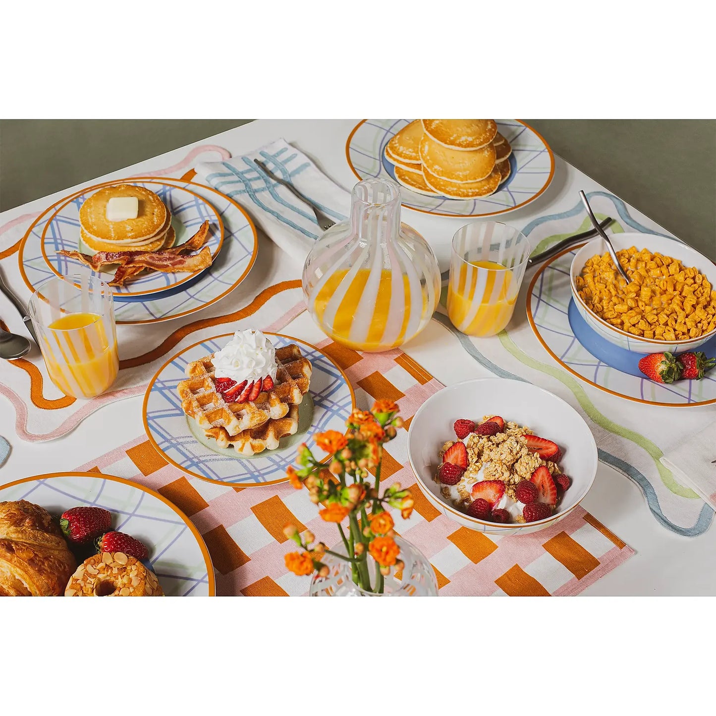 Grid Pattern Porcelain Dinner Plate Set (4-Piece)