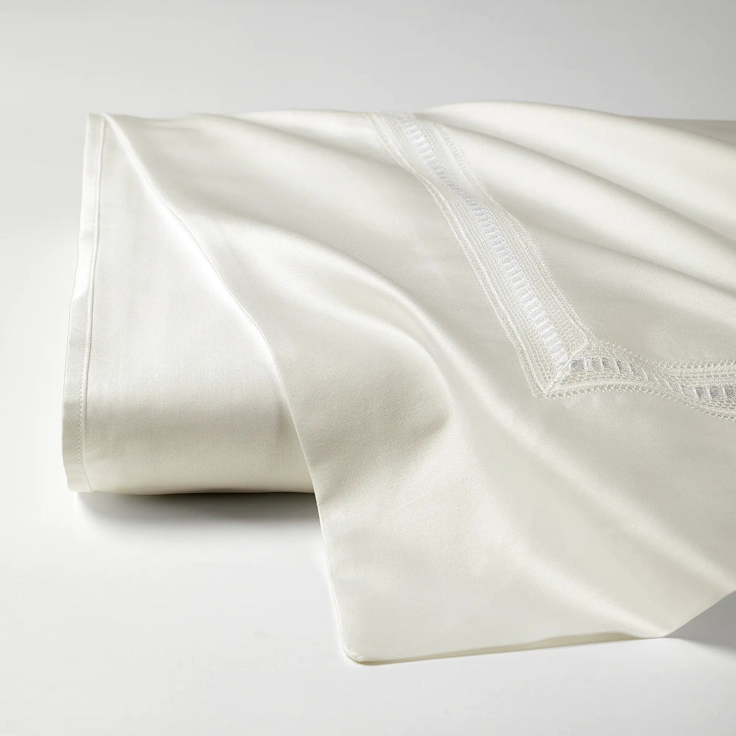 Sferra Diamante Sheet & Pillowcase Collection