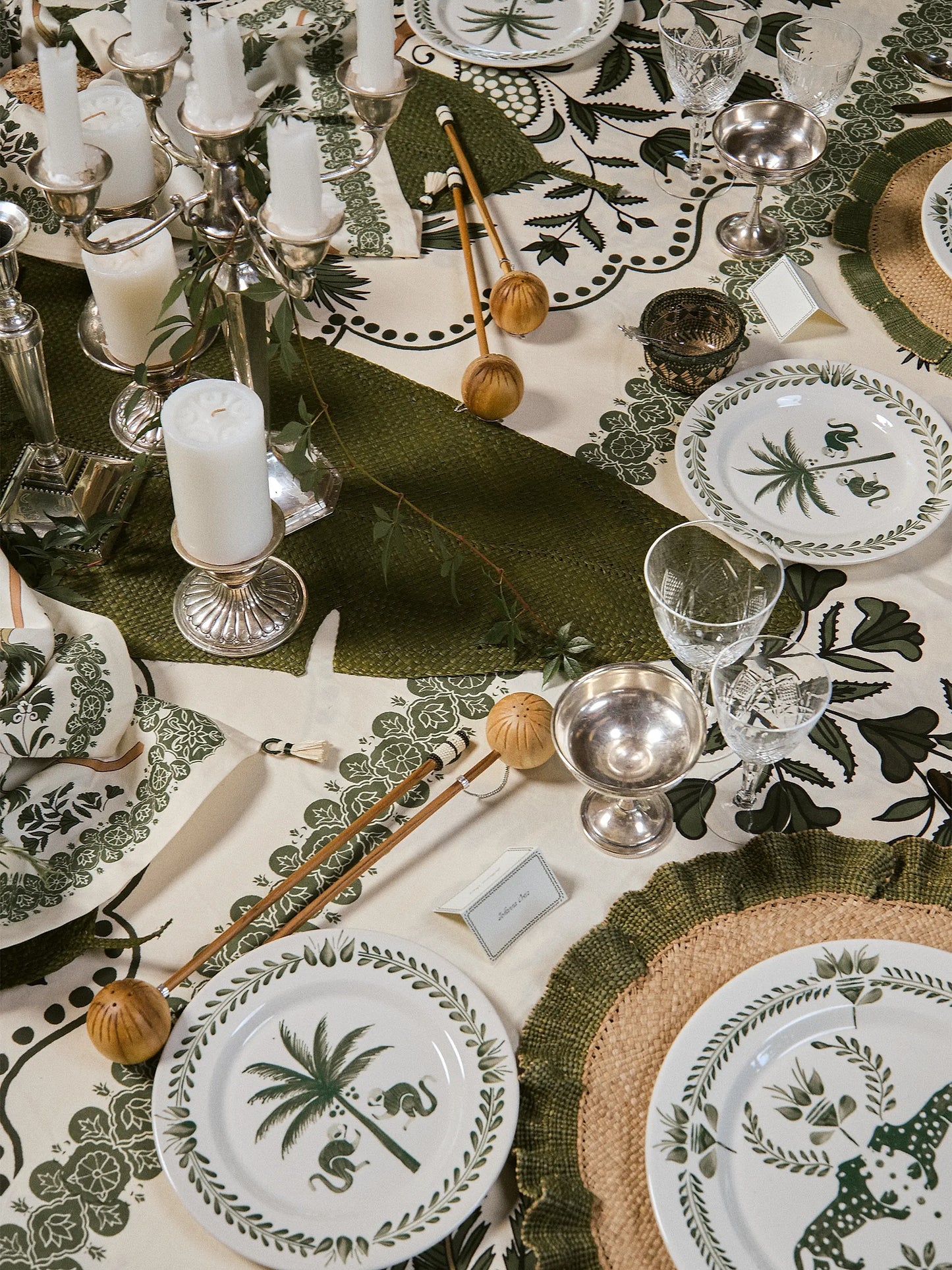 Saimiri Hand-Painted Ceramic Dessert Plate Set (2 Pieces)