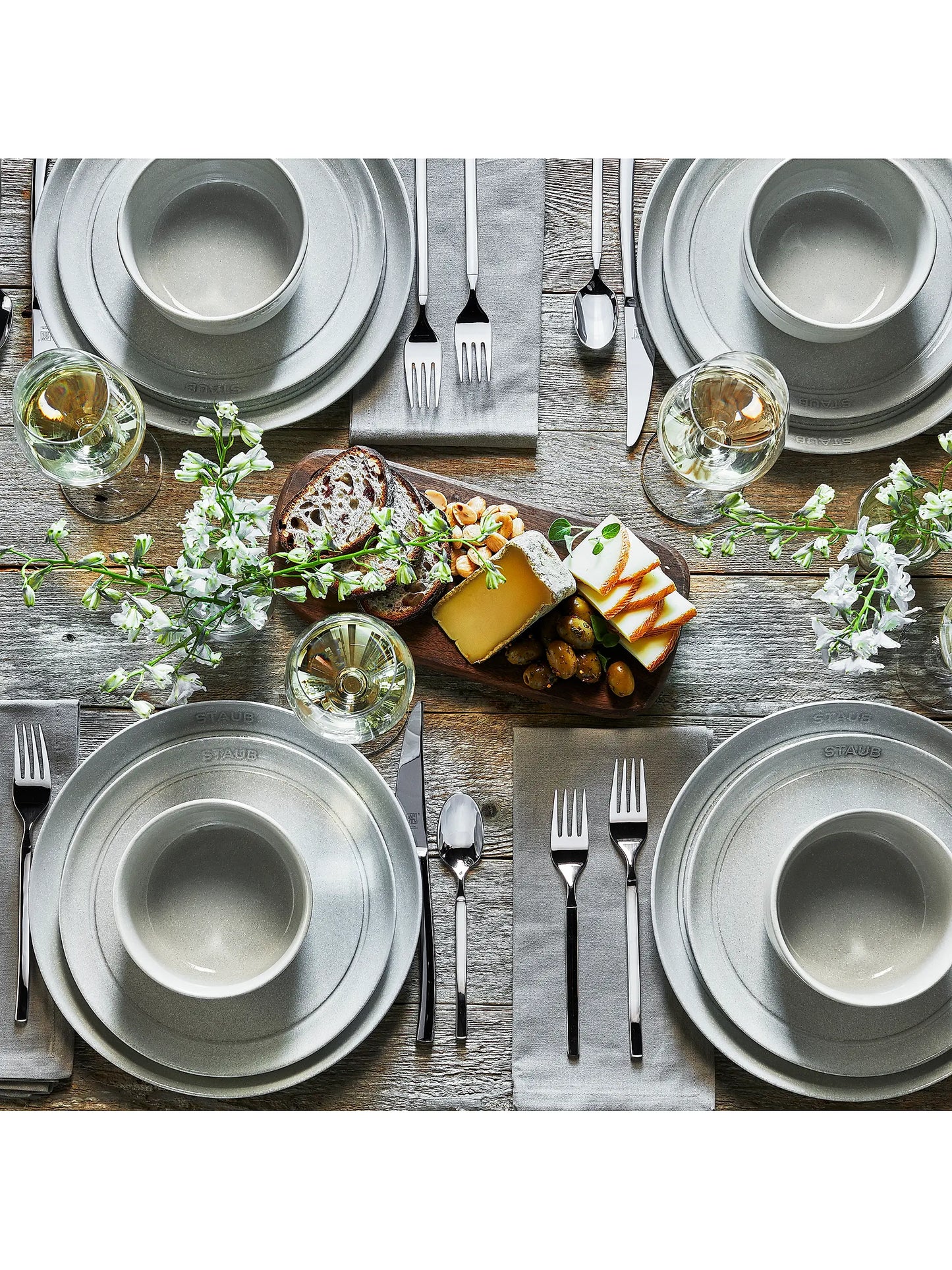 Classic Ceramic 12-Piece Dinnerware Set