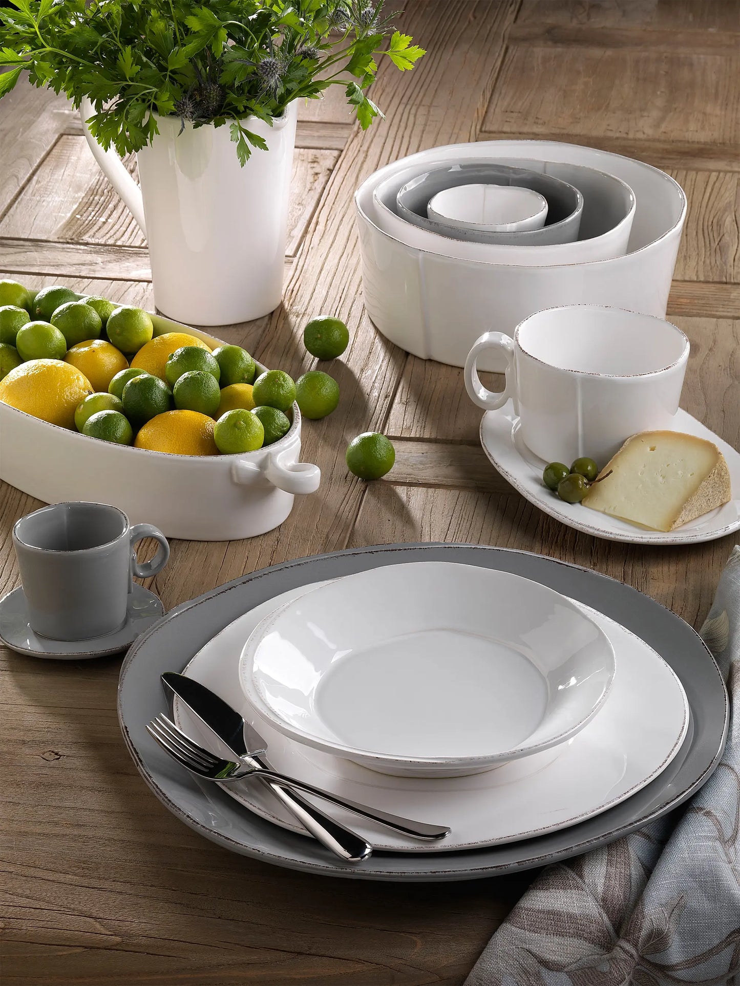 Lastra Aqua White Stoneware Dinner Plate