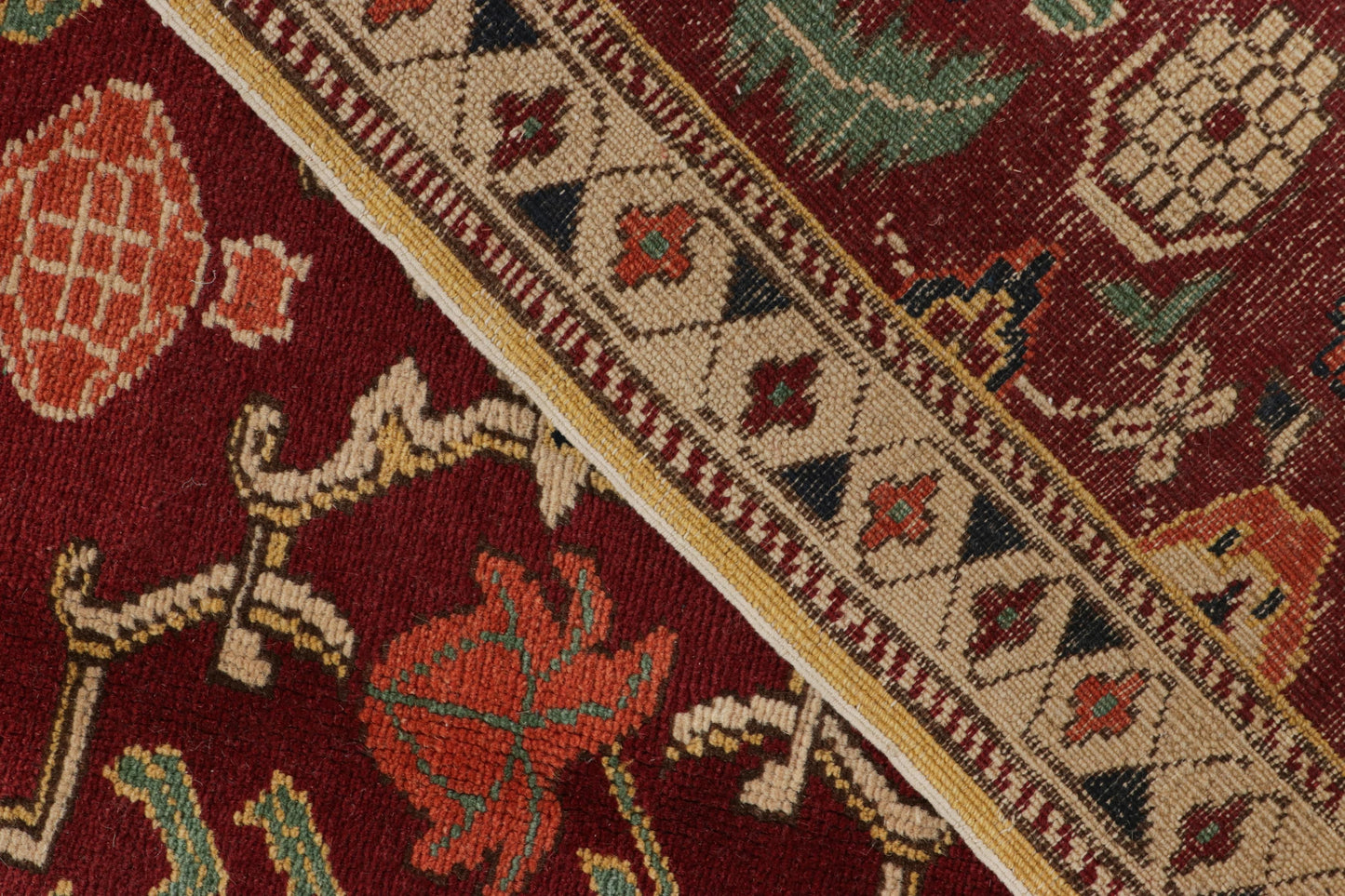 Agra Style Wool Rug – Red & Green Trellis Floral Pattern 178 x 224 cm