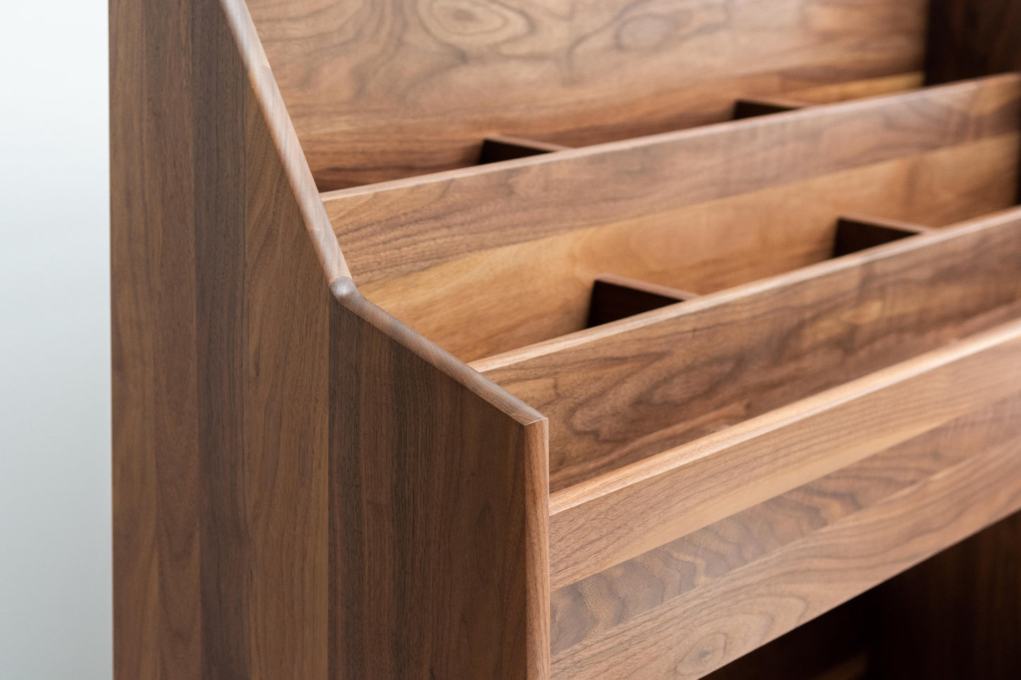 2-Bay Luxe Record Stand in Solid Ash Wood – Modern Vinyl Storage