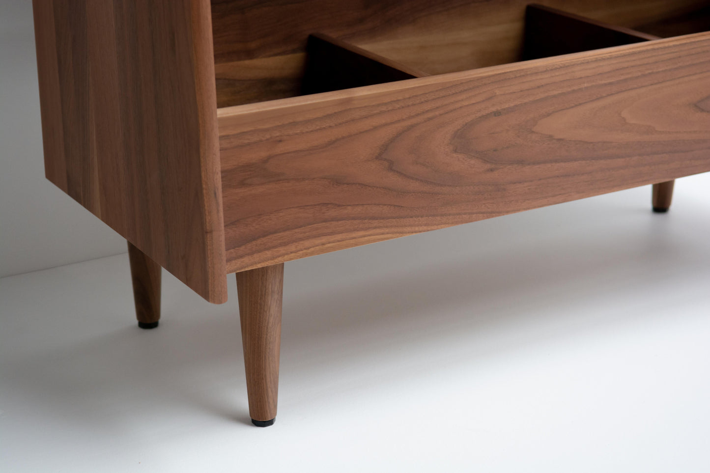 2-Bay Luxe Record Stand in Solid Ash Wood – Modern Vinyl Storage