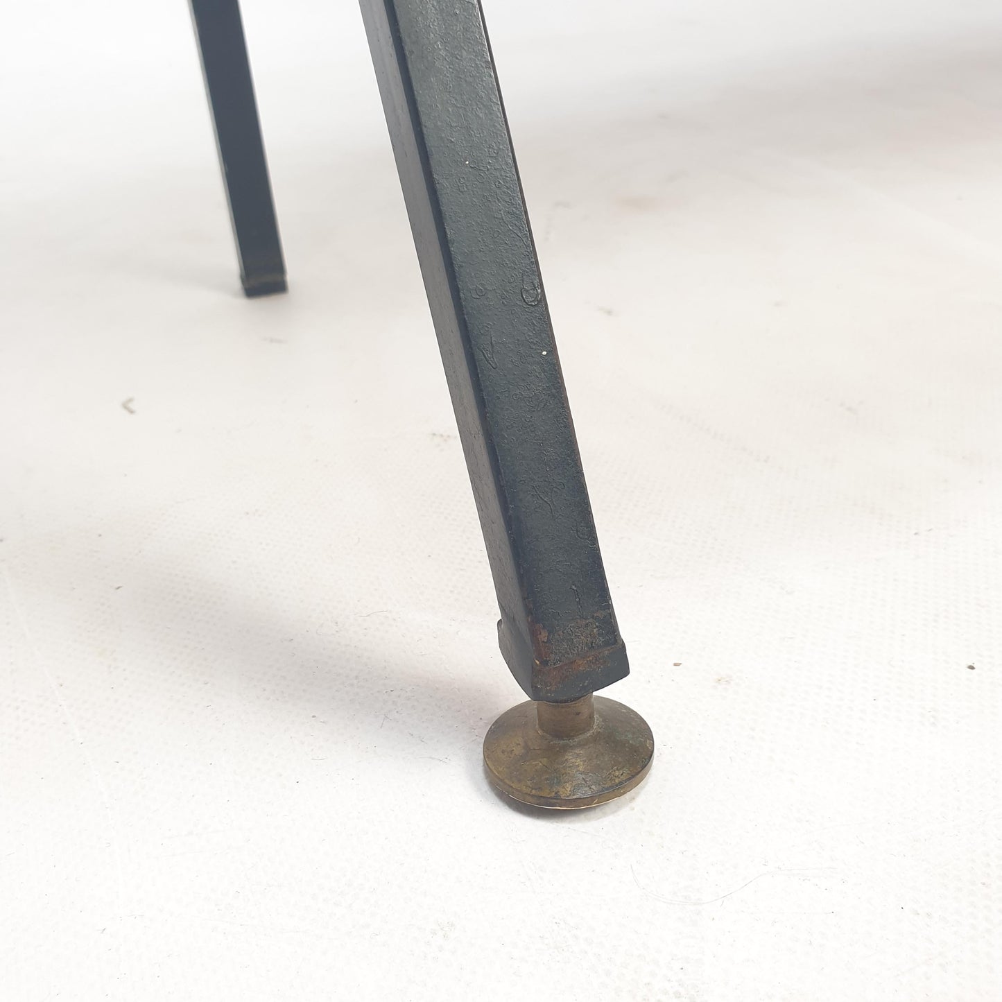 Mid-Century Italian Free-Standing Shelving Unit with Brass Feet – 1950s