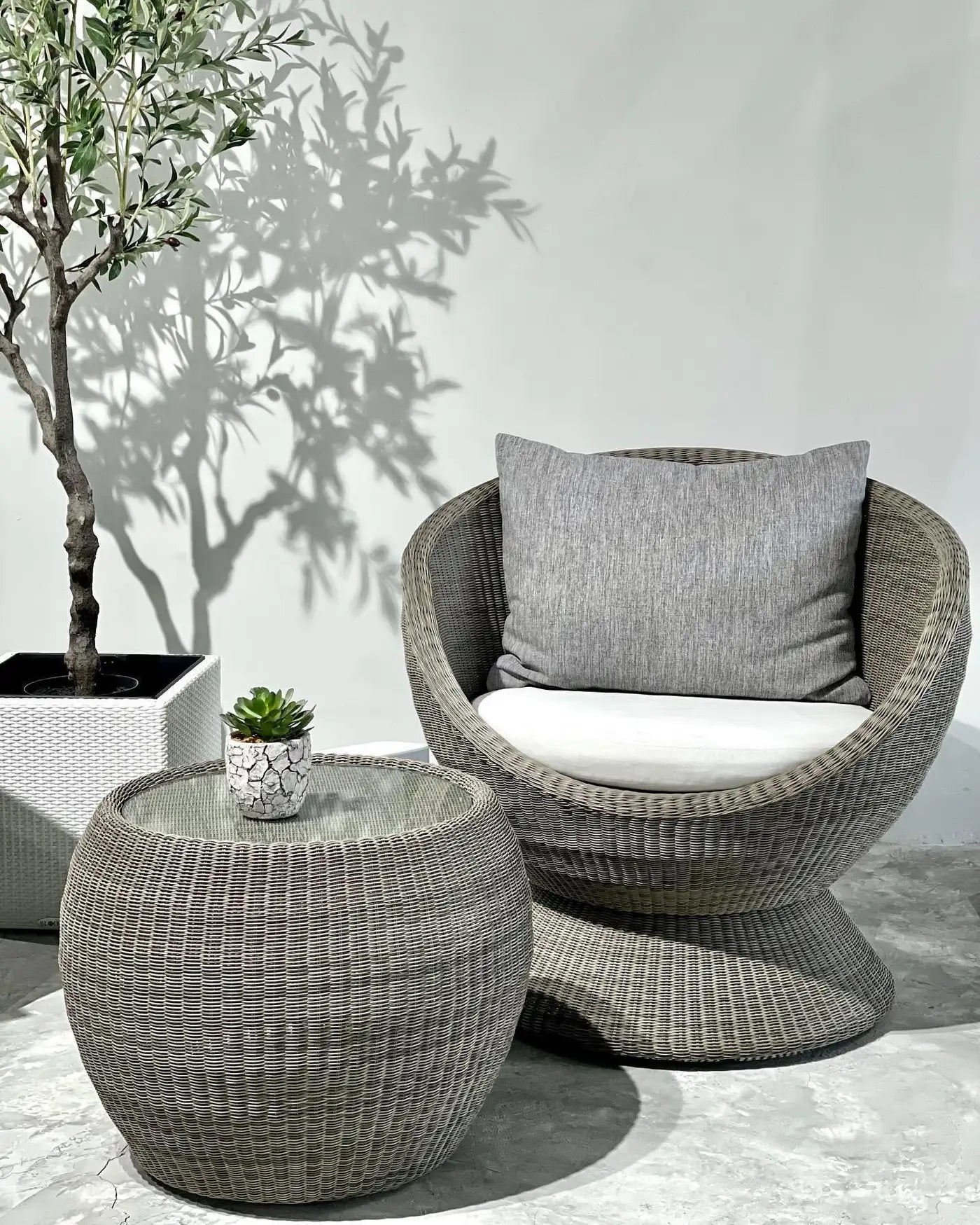 Outdoor Patio Wicker 360° Swivel Lounge Chair w/ Coffee Table Set