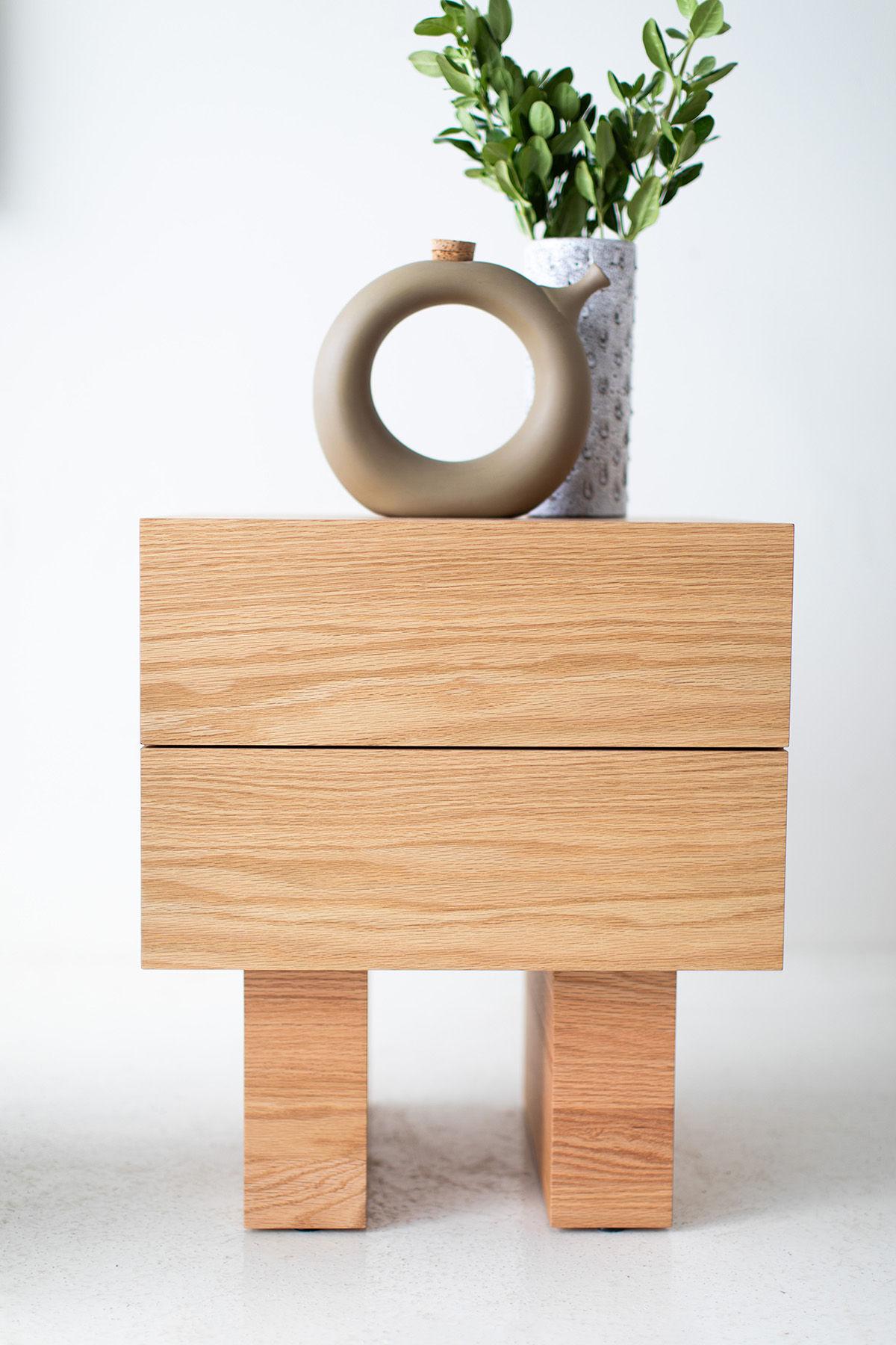Suelo Modern Oak Nightstand – Handcrafted with Push-to-Open Drawer
