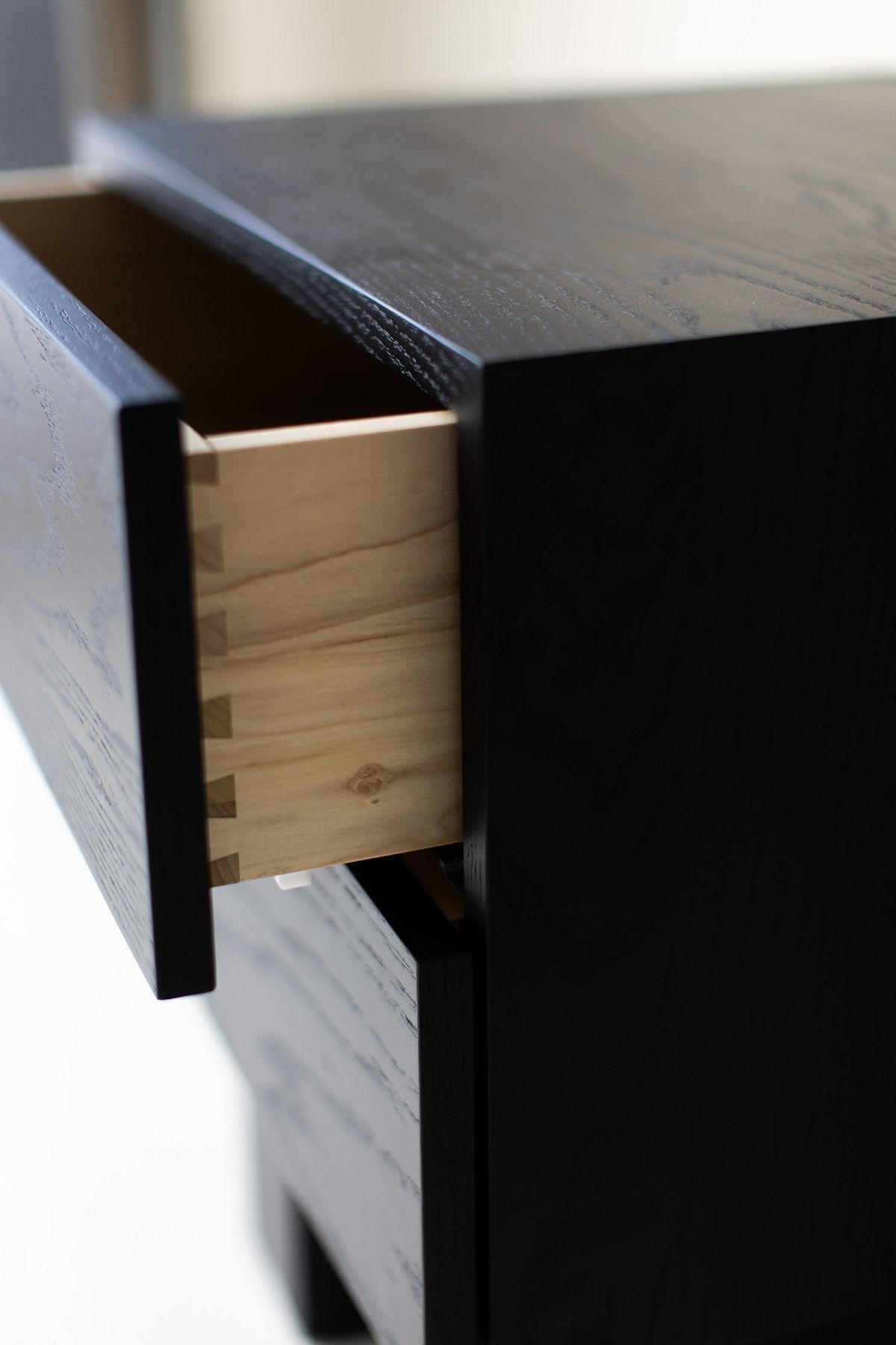 Suelo Modern Oak Nightstand – Handcrafted with Push-to-Open Drawer
