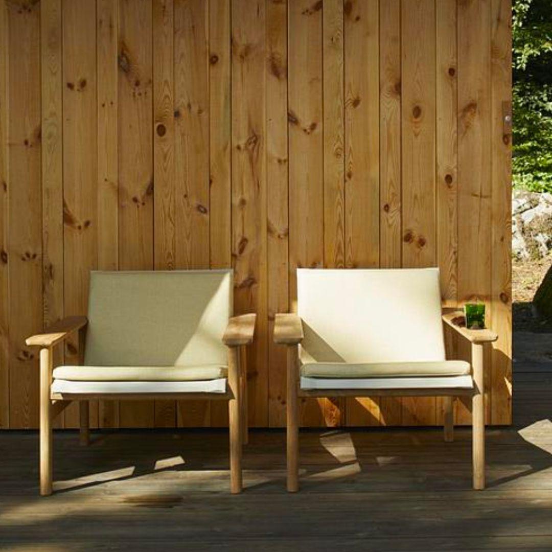 Outdoor Pelagus Lounge Chair in FSC Teak and Weatherproof Sling Fabric