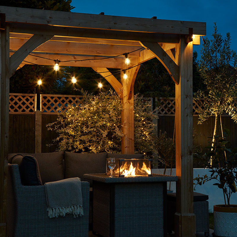 22M Weatherproof Festoon Lighting – 20 Black Bulb Holders