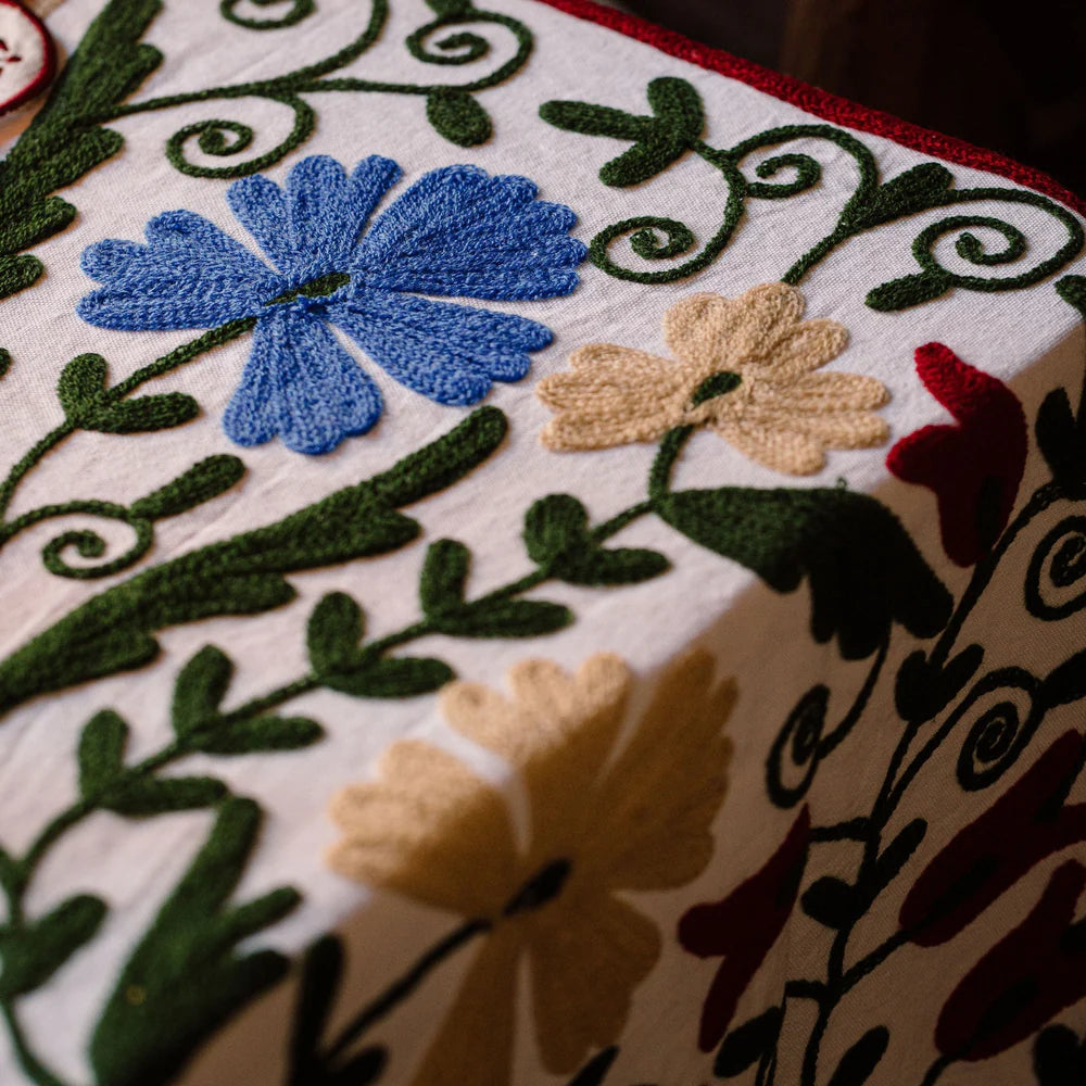 Noël Suzani Embroidered Tablecloth – 150 x 300 cm