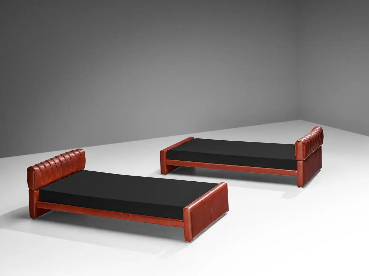 Single Beds 'Losange' in Red Leather