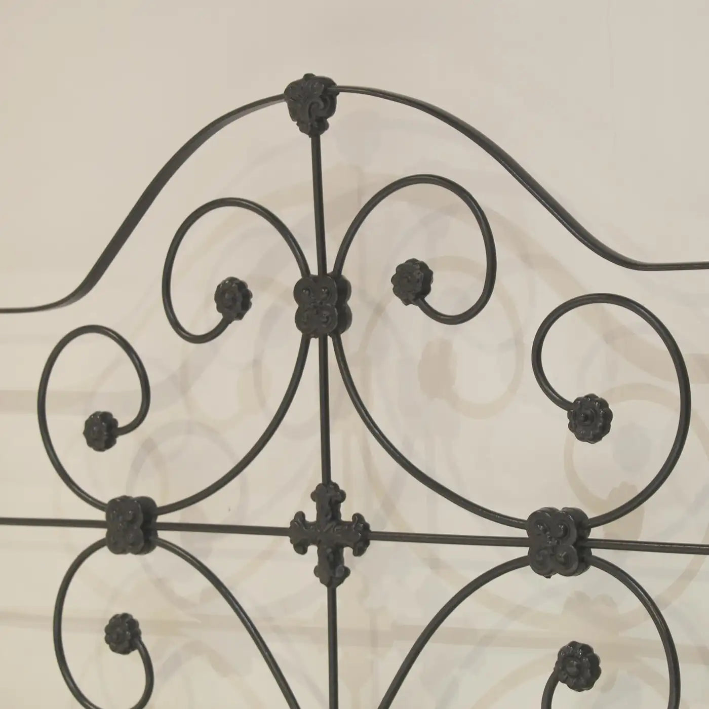 5ft Wide Victorian Cast Iron & Brass Antique Bed in Black – MK321
