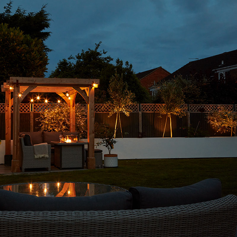 12-Spotlight Low-Voltage Palm LED Garden Lighting Kit (12V)