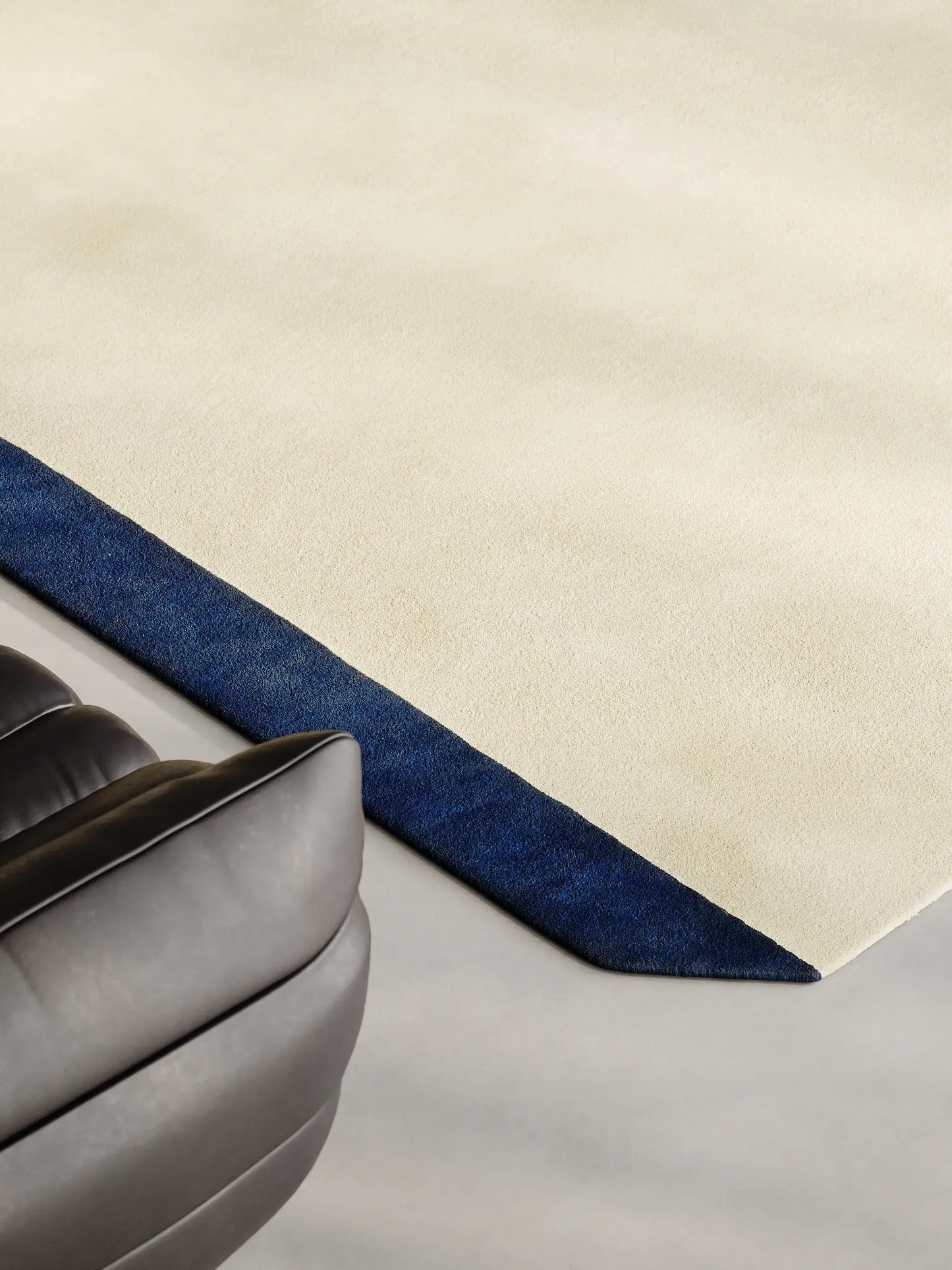 Elegant Cream & Blue Wool Hand-Knotted Rug