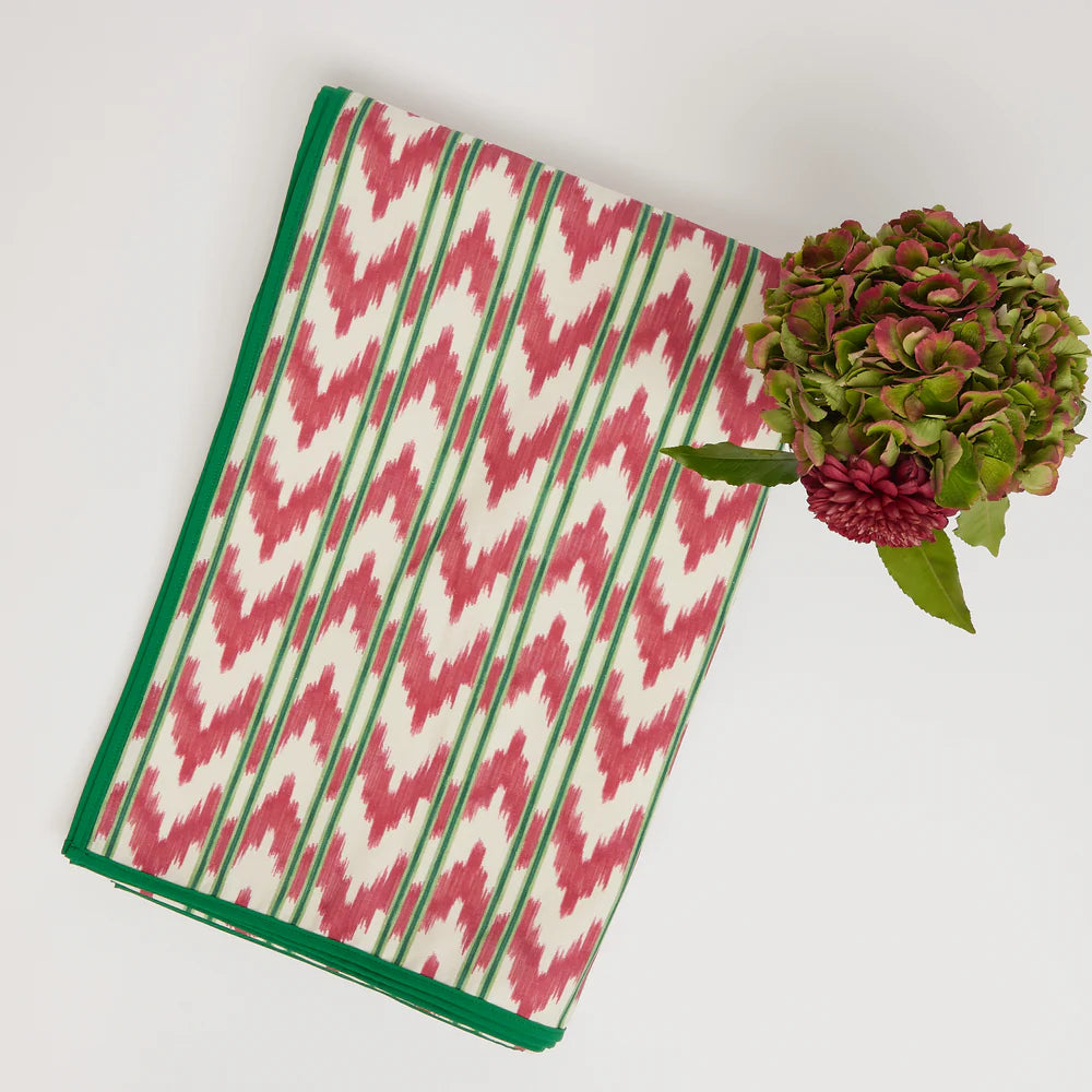 Aveņsarkans ikat galdauts – 150 x 300 cm