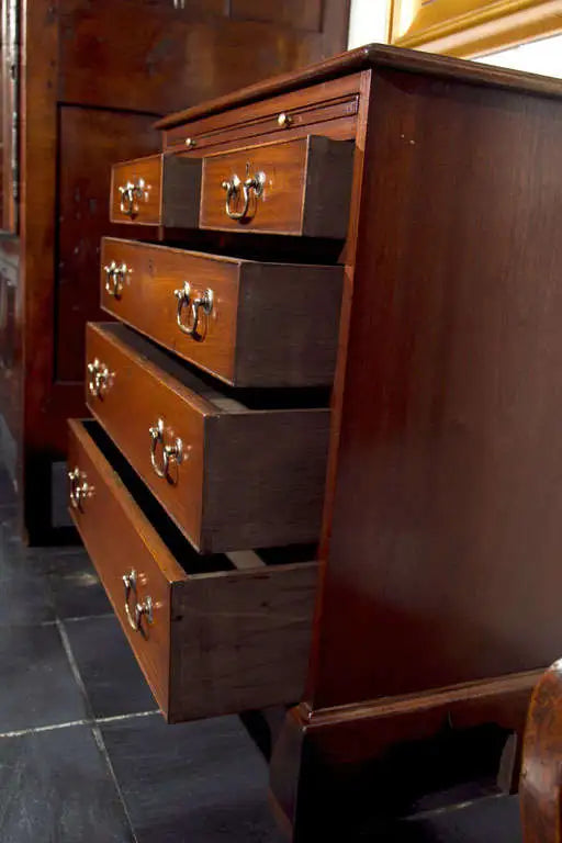 ENGLISH GEORGIAN STYLE MAHOGANY FIVE-DRAWER CHEST WITH BRUSH SLIDE